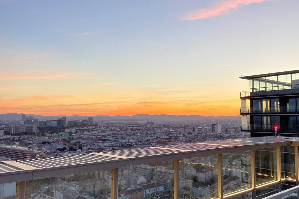 The High-Rise Condo With Pool Viena Exterior foto